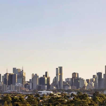 Your Home Away From Home! Melbourne Exteriör bild